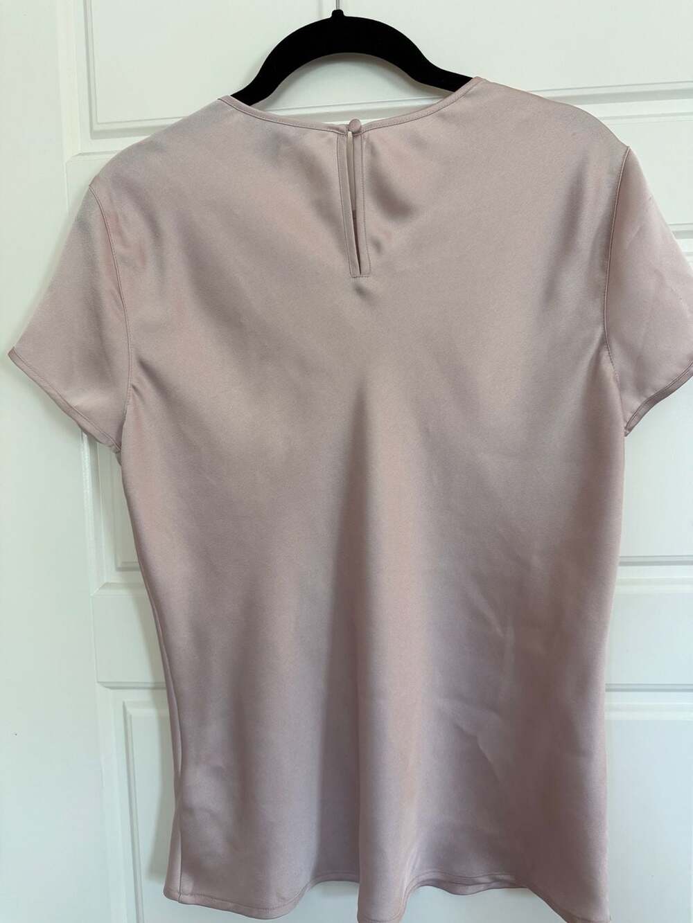 Express Satin Tee Taupe Nude Champagne Short Sleeve Blouse Small Petite SP Eleva - Picture 3 of 5